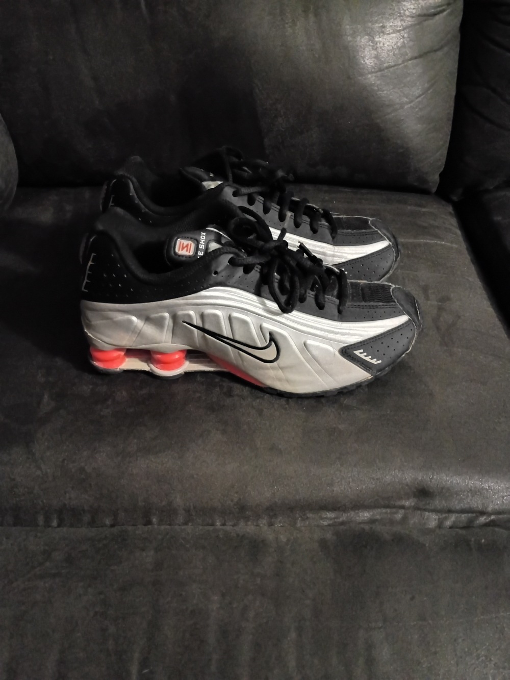 Nike Shox R4 Youth Sneakers